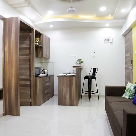 Emerald Vista Luxury Suites Пюн Екстериор снимка