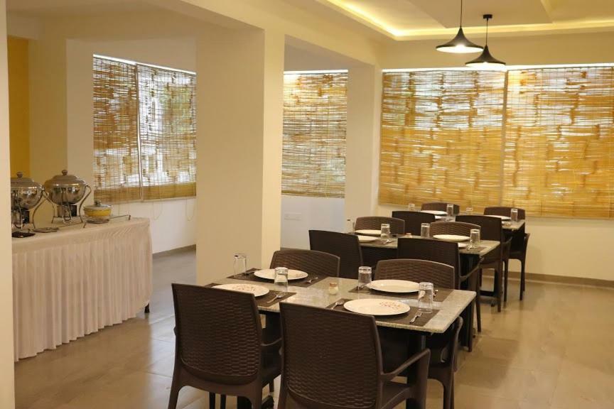 Emerald Vista Luxury Suites Пюн Екстериор снимка