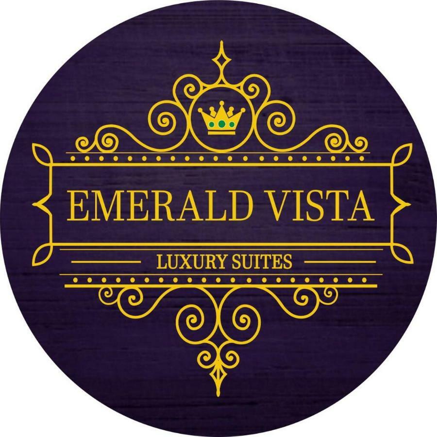 Emerald Vista Luxury Suites Пюн Екстериор снимка