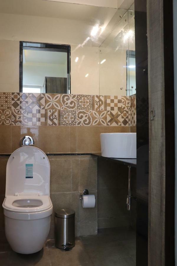 Emerald Vista Luxury Suites Пюн Екстериор снимка