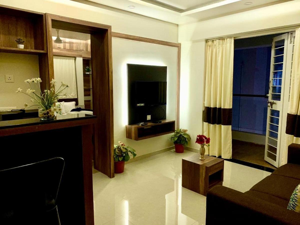 Emerald Vista Luxury Suites Пюн Екстериор снимка
